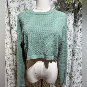 Sky and sparrow top
